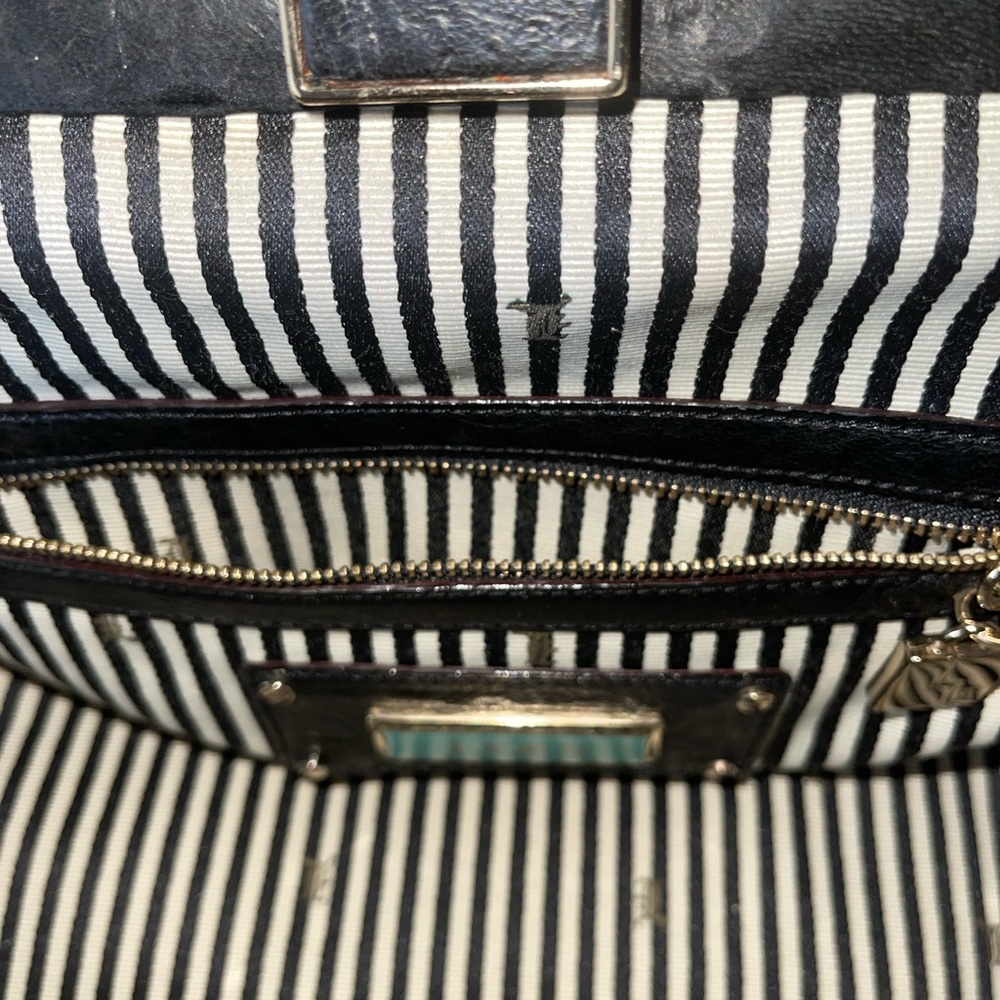 Authentic Black and cream L.A.M.B
Satchel Handbag by Gwen Stefani - Picture 11 of 14